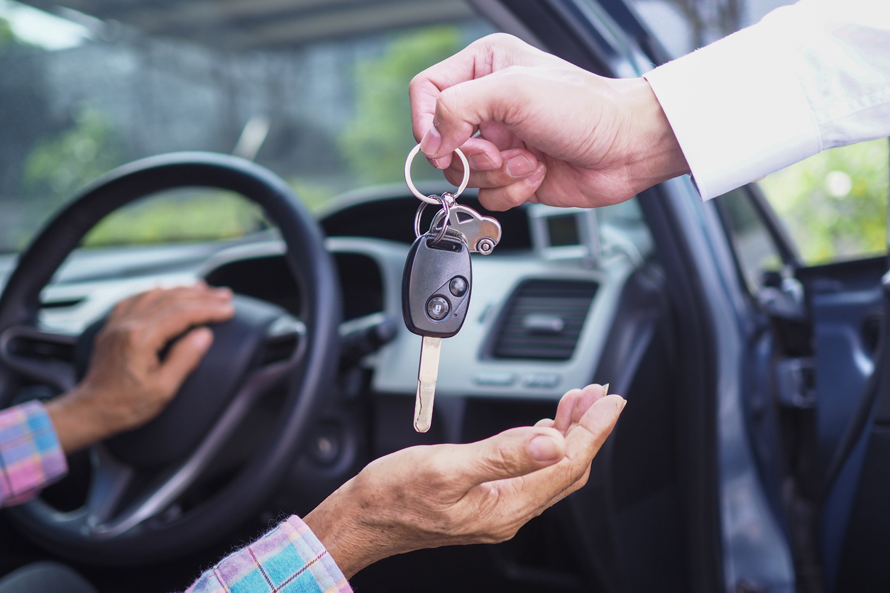 Acheter une voiture d’occasion en ligne : avantages et inconvénients