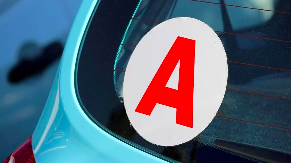 2 Disques "A" Jeune Conducteur - 15 Cm, Ventouses Fortes, Réfléchissant Nuit