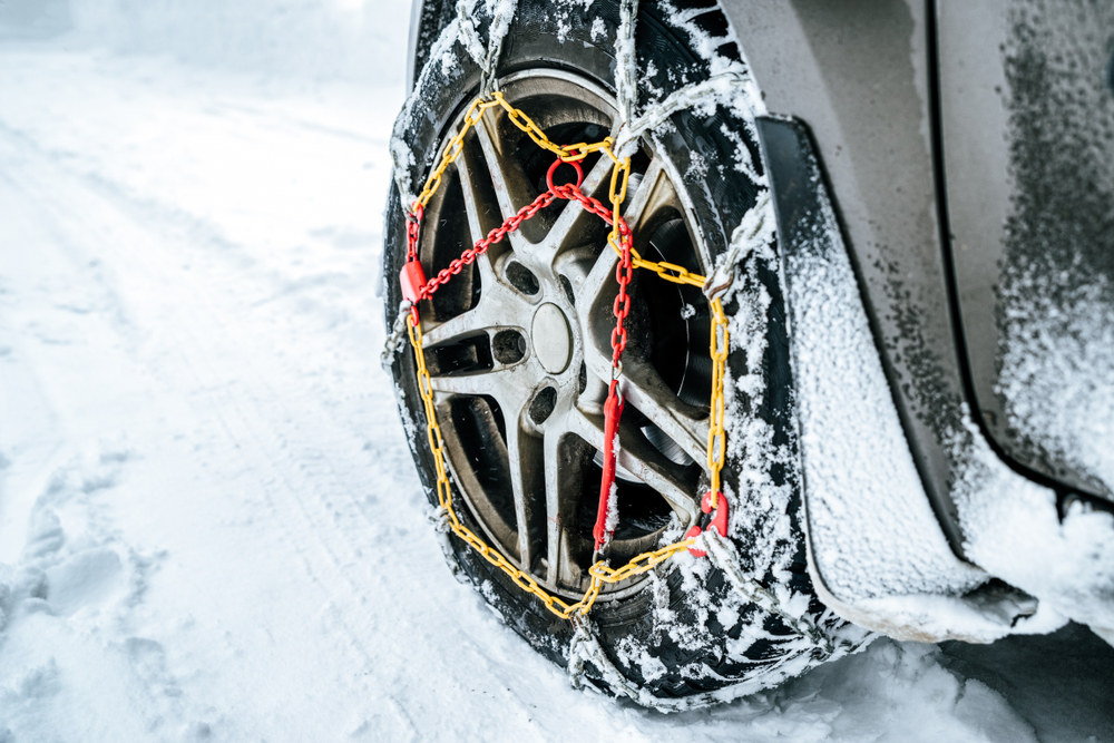 Quelles sont les différences entre pneu neige et chaîne