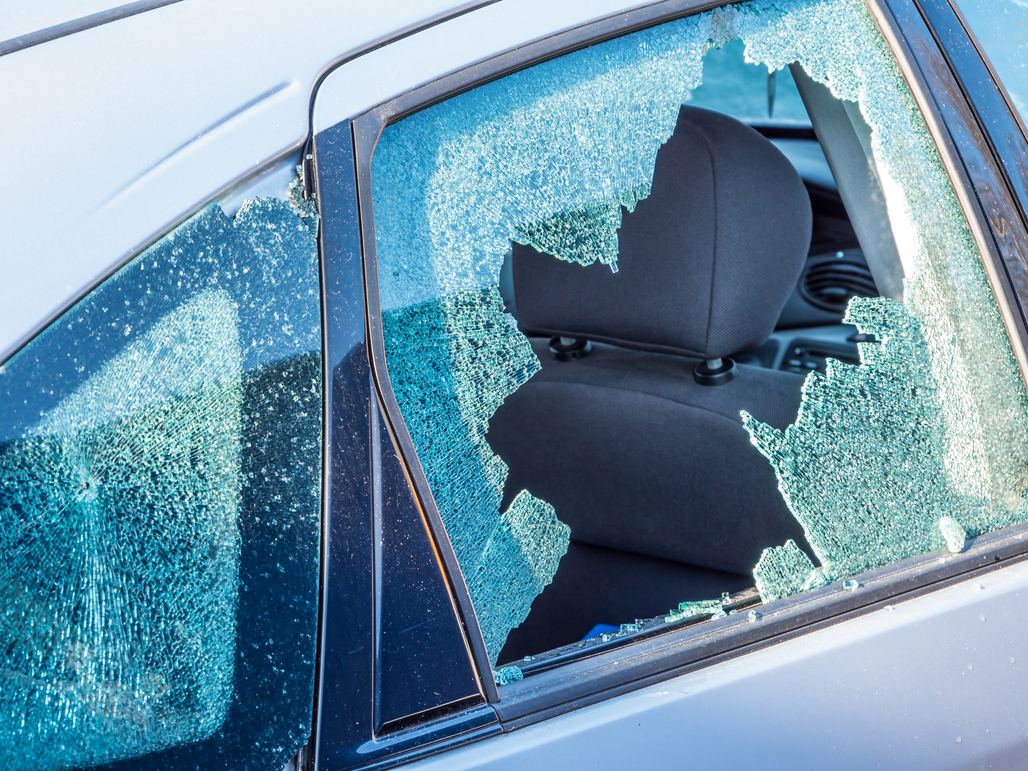 Que faire en cas de casse de votre vitre de voiture