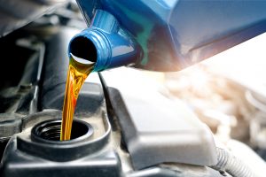 Trop plein d'huile dans votre moteur de voiture: quelles conséquences? - GPA