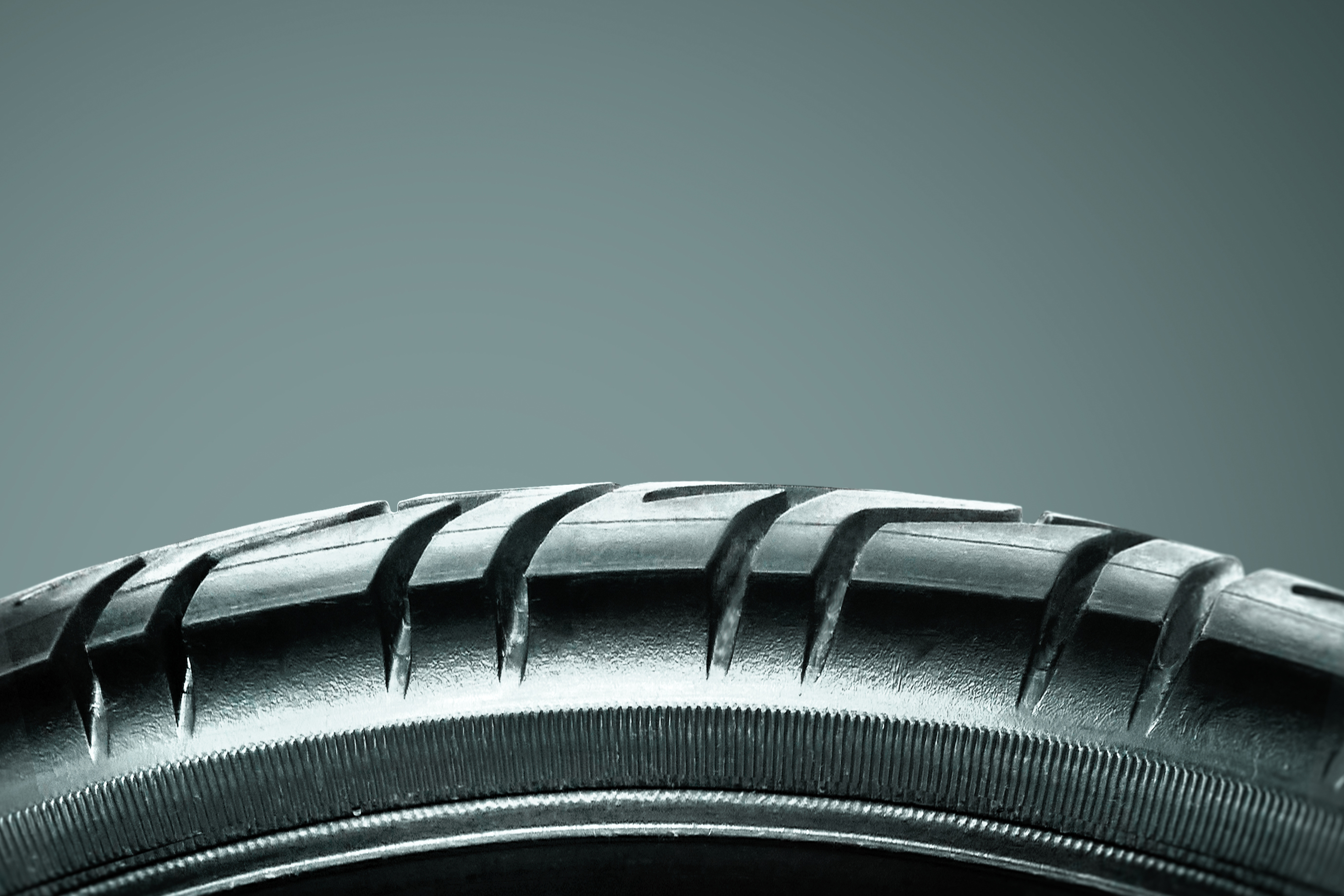 rôle pneu de voiture