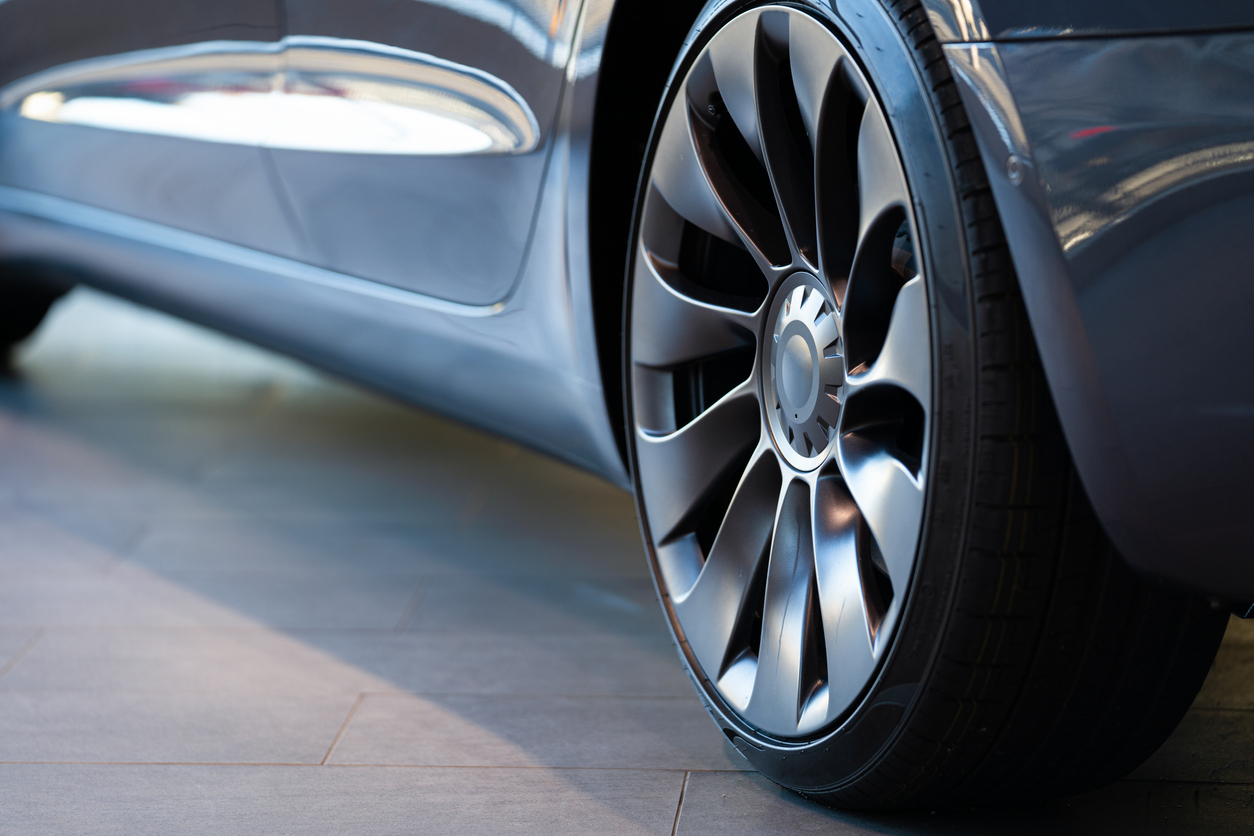 Top 8 des meilleurs pneus pour voiture électrique : comparatifs et tests