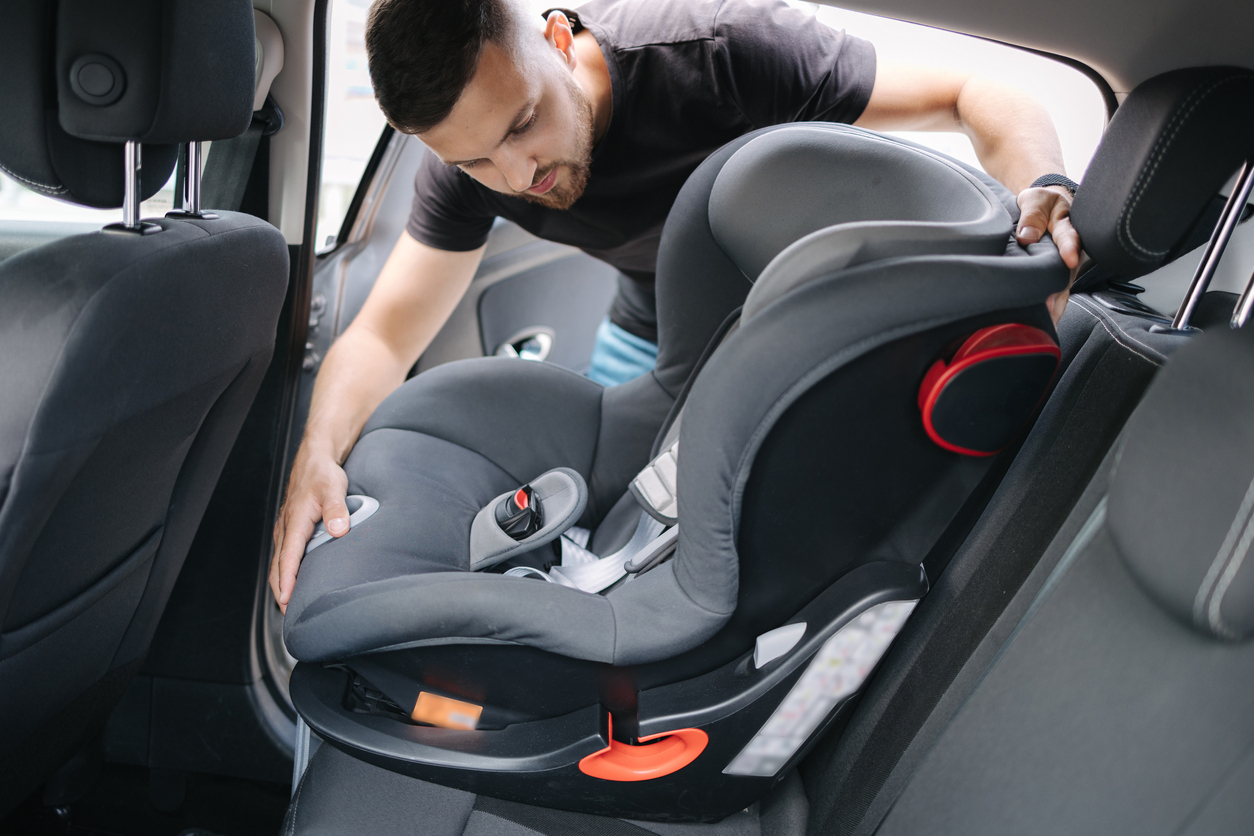 comment installer un siège auto pour bébé