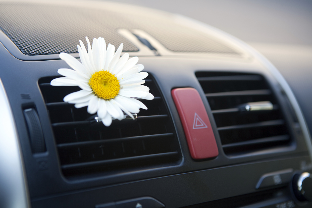 éliminer odeur clim voiture