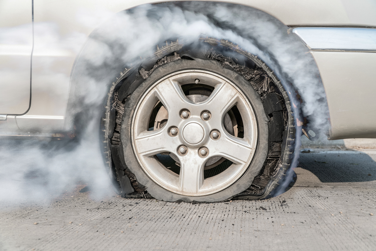 Quels sont les causes d'une explosion de pneu