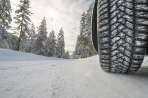 Les pneus été sont-ils compatibles avec l'hiver