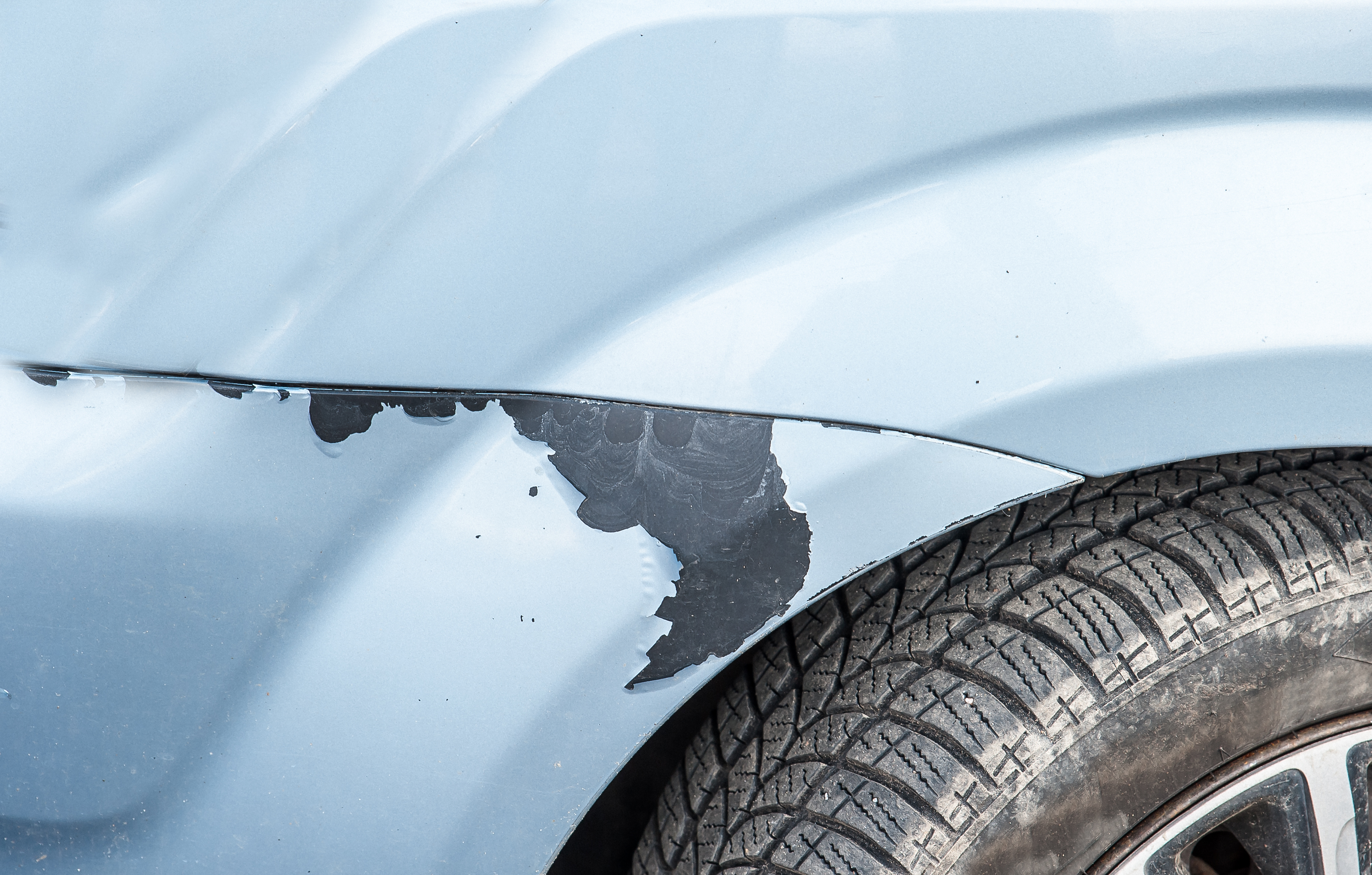 Rayure de carrosserie : réparation et prix