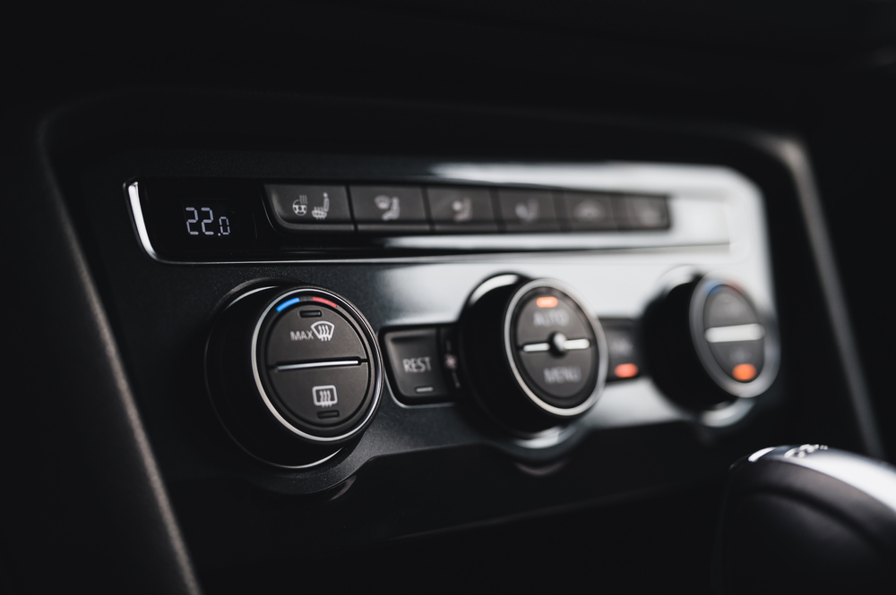 Comment détecter et réparer une fuite de climatisation de ma voiture ?