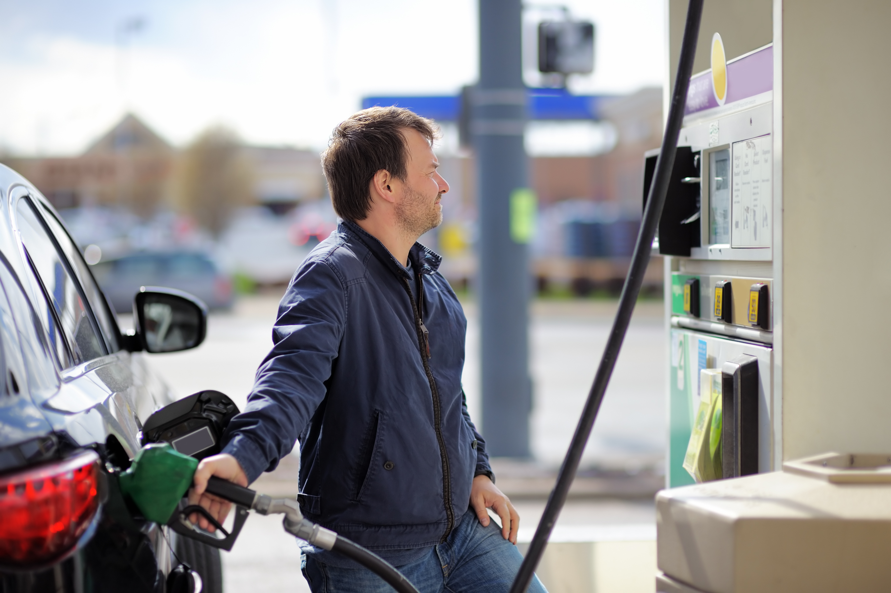 Chèque carburant : utilité, bénéficiaires et obtention